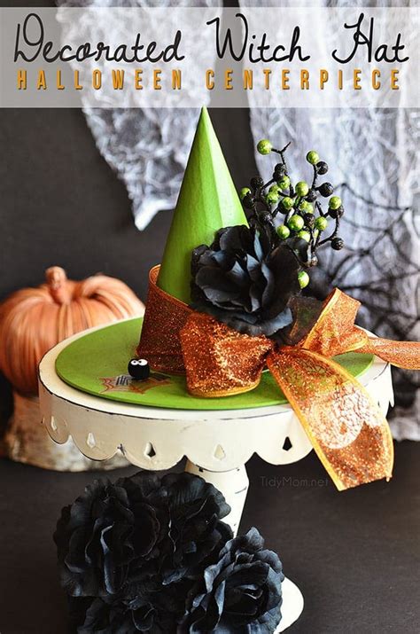 DIY tutorial: How to make a dazzling shimmering pumpkin with a witch hat